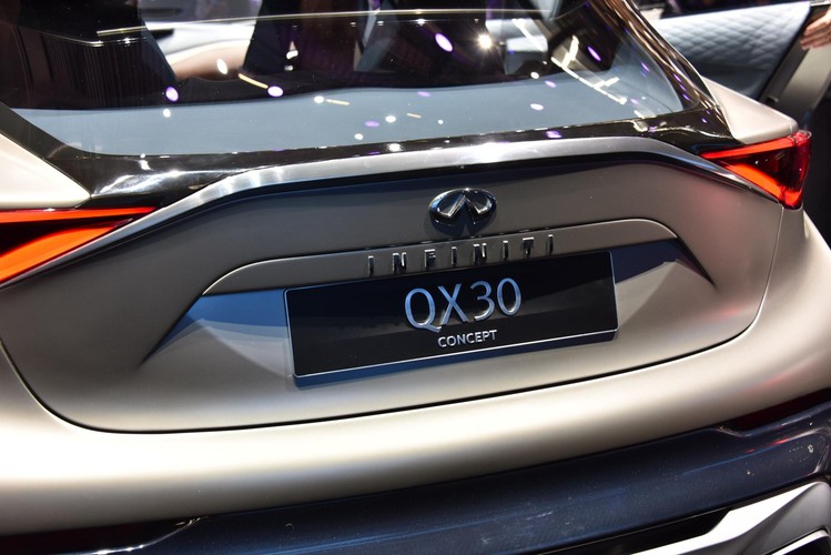Infiniti QX30