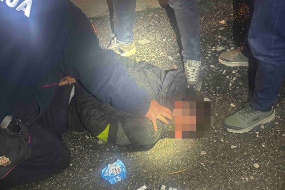 (FOTO) PRVA SLIKA UHAPŠENOG ZBOG TROSTRUKOG UBISTVA U PODGORICI Među žrtvama i državljanin SRBIJE: Policija mu iz džepova izvukla dve stvari