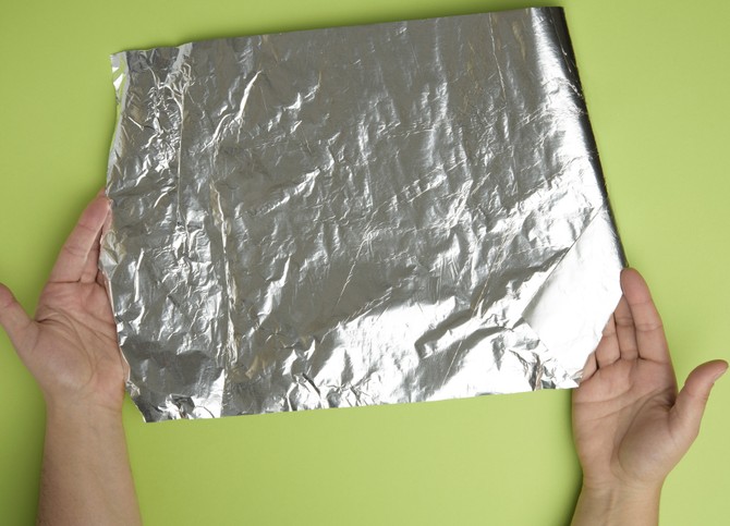 Test sa aluminijumskom folijom pokazuje odakle dolazi vlaga na zidovima