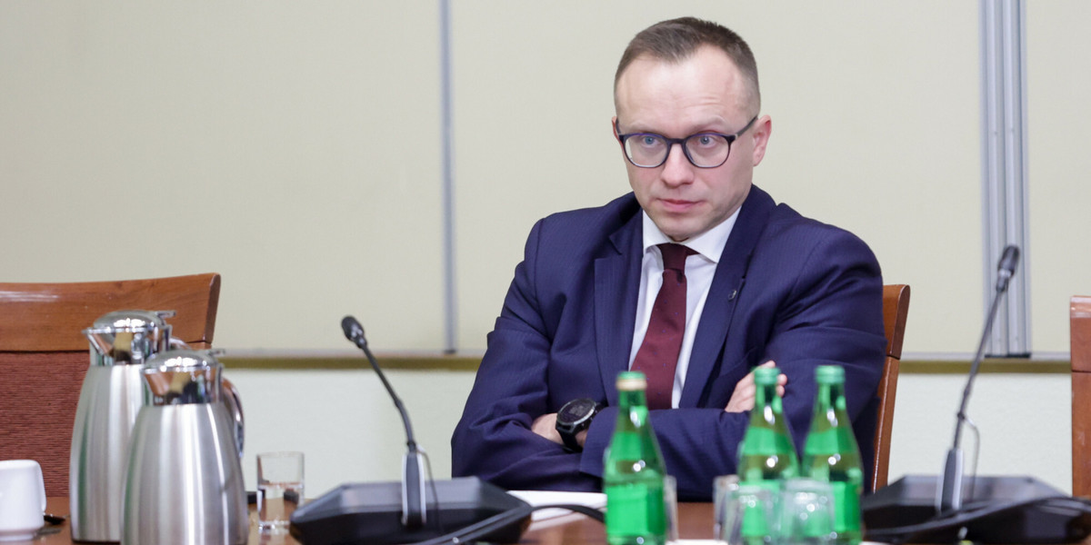 Artur Soboń w styczniu 2024 r. podczas przesłuchania na sejmowej komisji śledczej dotyczącej wyborów kopertowych