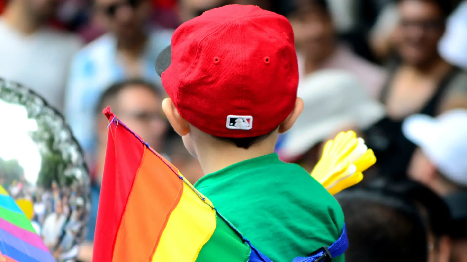 Czy adopcja dzieci przez pary homoseksualne jest okej? "Większość badań mówi, że tak"