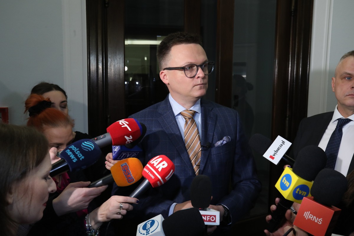 Marszałek Szymon Hołownia