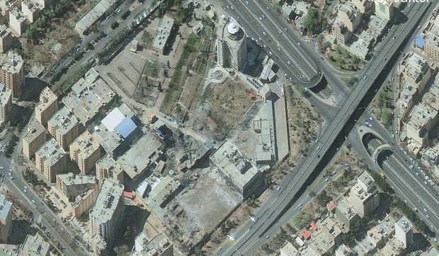 Ilustracija: Oštećene zgrade nakon vazdušnih napada na fabriku optičke industrije u Isfahanu, Iran