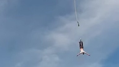 Gdynia. Wypadek podczas skoku na bungee, mężczyzna trafił do szpitala