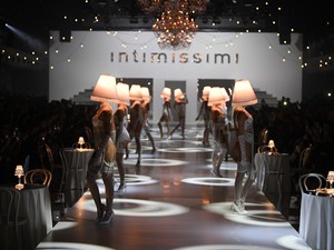 Észveszejtő show keretein belül mutatta be az Intimissimi új kollekcióját