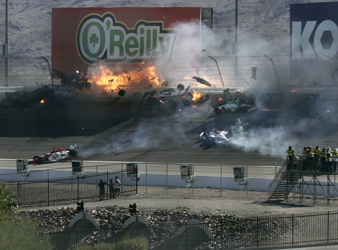 Wypadek, w którym zginął Dan Wheldon na torze w Las Vegas