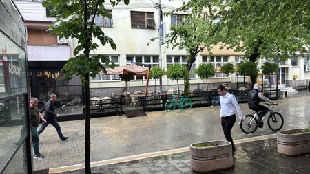 Regen im Novi Bazaar