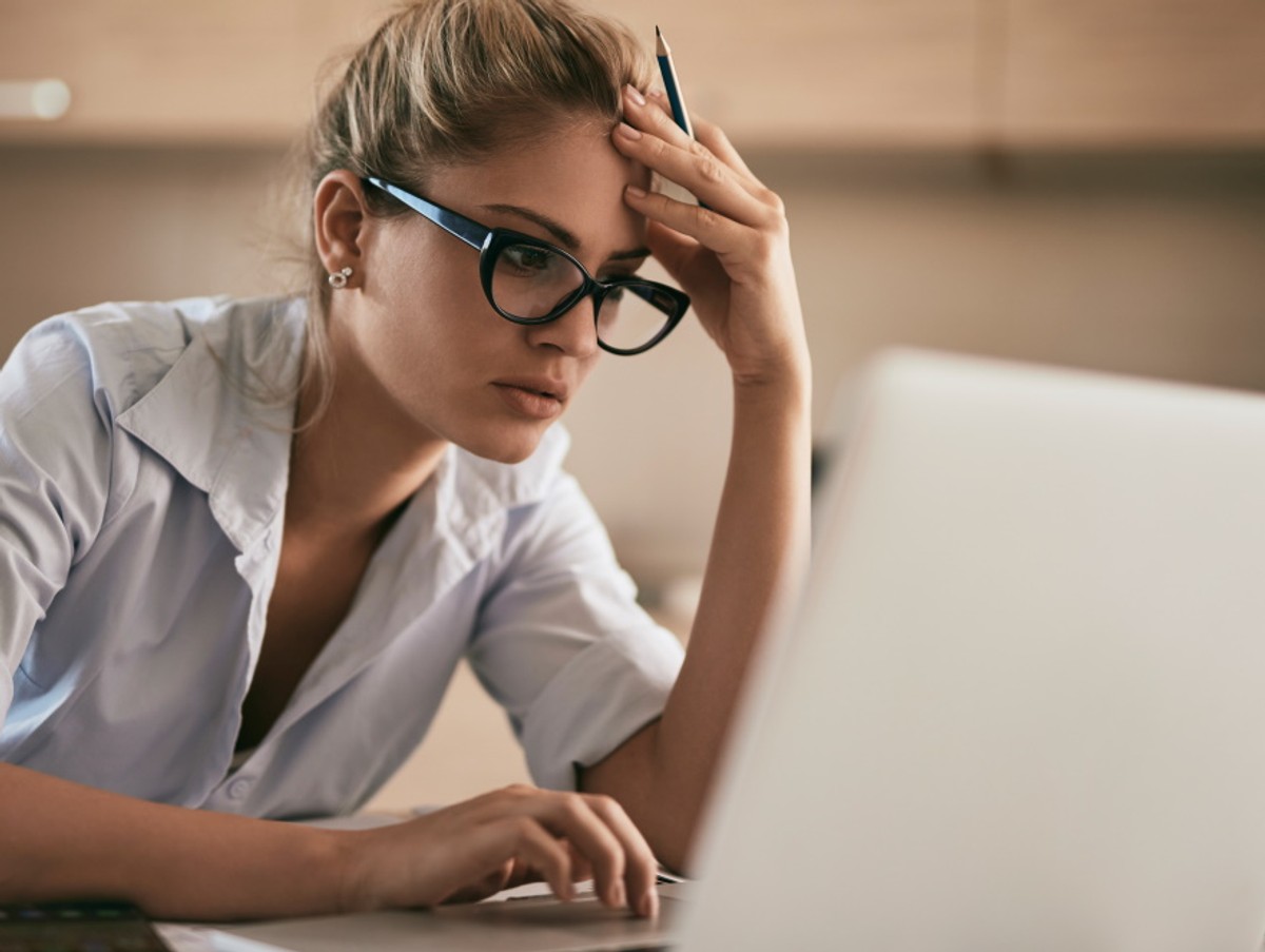 Polacy szukają ofert pracy w internecie