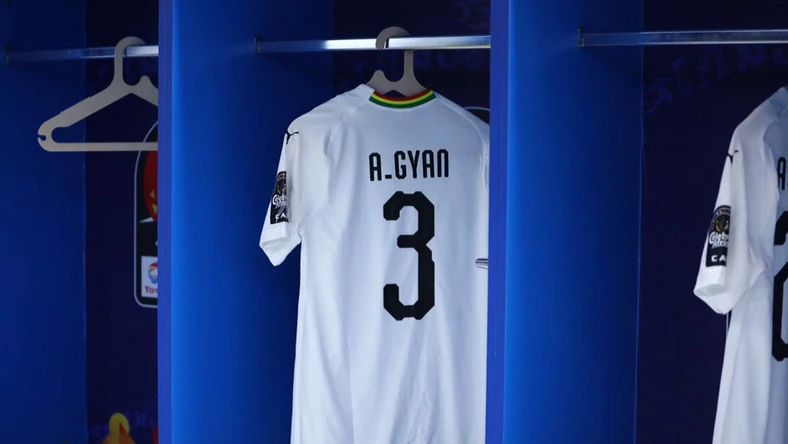 Ghanaians cry for Asamoah Gyan's introduction in Cameroon game
