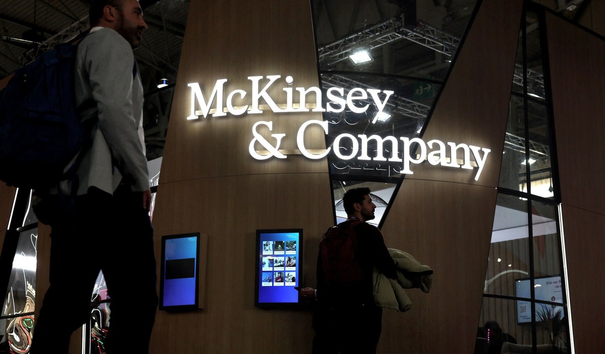 AI idzie po konsultantów. McKinsey ostrzega przed "egzystencjalnym zagrożeniem"