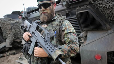 żołnierz NATO wojsko