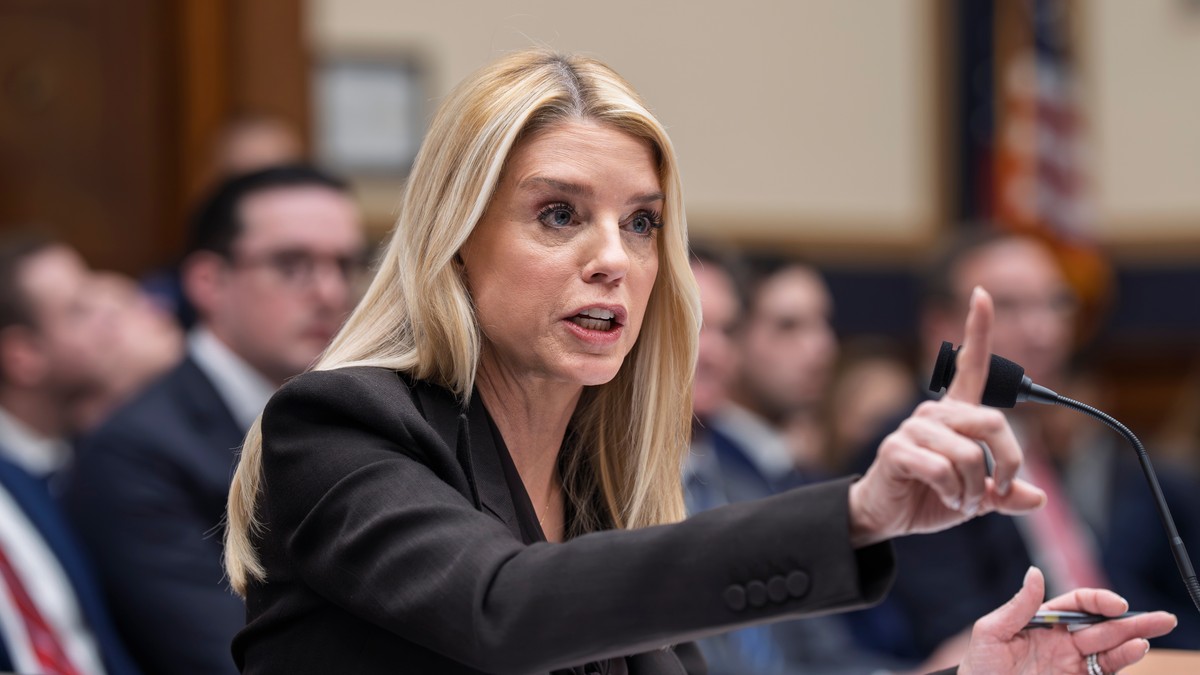 Pem Bondi na saslušanju u Kapitolu 11. februara