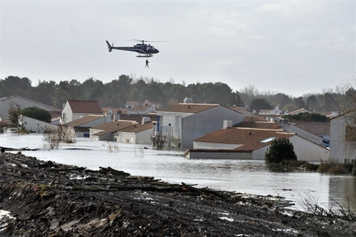 Wydarzenia 2010: Orkan Xynthia we Francji, fot. AFP