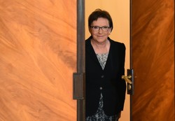 Zamiast podwyżki, jednorazowy dodatek. Co zrobić, by seniorzy nie zjedli PO i rządu