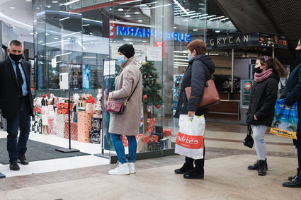 Będą nowe obostrzenia w sklepach i restauracjach? Są nieoficjalne doniesienia