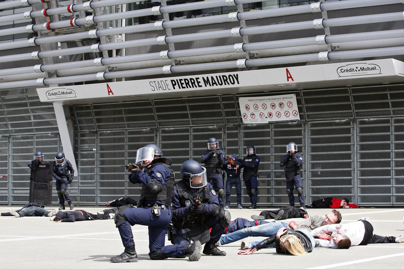 Euro 2016: We Francji służby ćwiczą się na wypadek ataku terrorystycznego. ZDJĘCIA