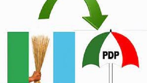 Cross River PDP receives over 5,000 APC returnees from 1 Senatorial district - Vimarsana News
