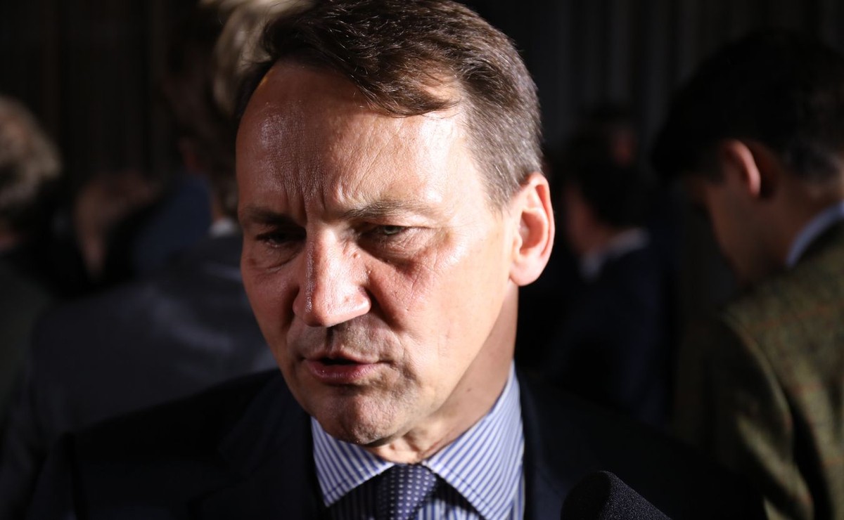 Kaczyński musi przeprosić Sikorskiego za słowa o "zdradzie dyplomatycznej"