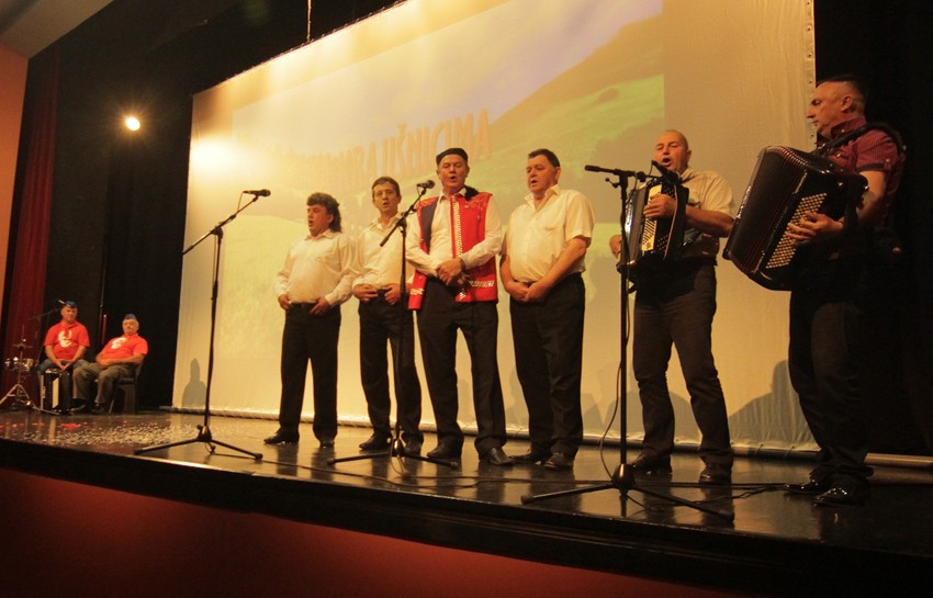 Izvorna grupa "Prijani" iz Glamoča