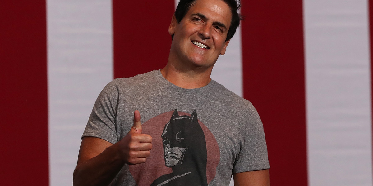 Clinton campaign gives Mark Cuban a front-row seat for Monday's titanic debate
