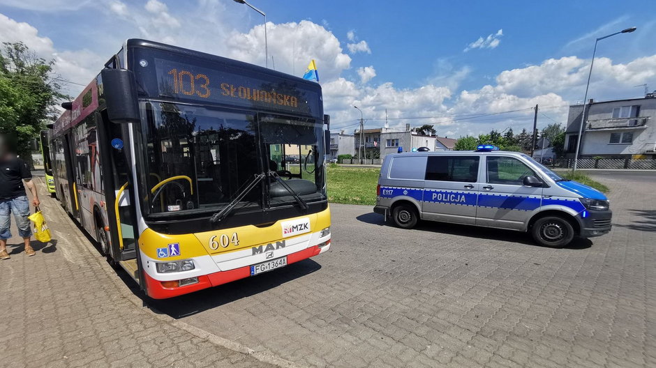 Autobus MZK Gorzów, w którym zostali zatrzymani złodzieje