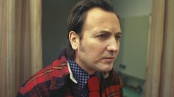 Aktor zdradził żonę z sąsiadką, gwiazdą telewizji. Po rozwodzie poszli na kawę