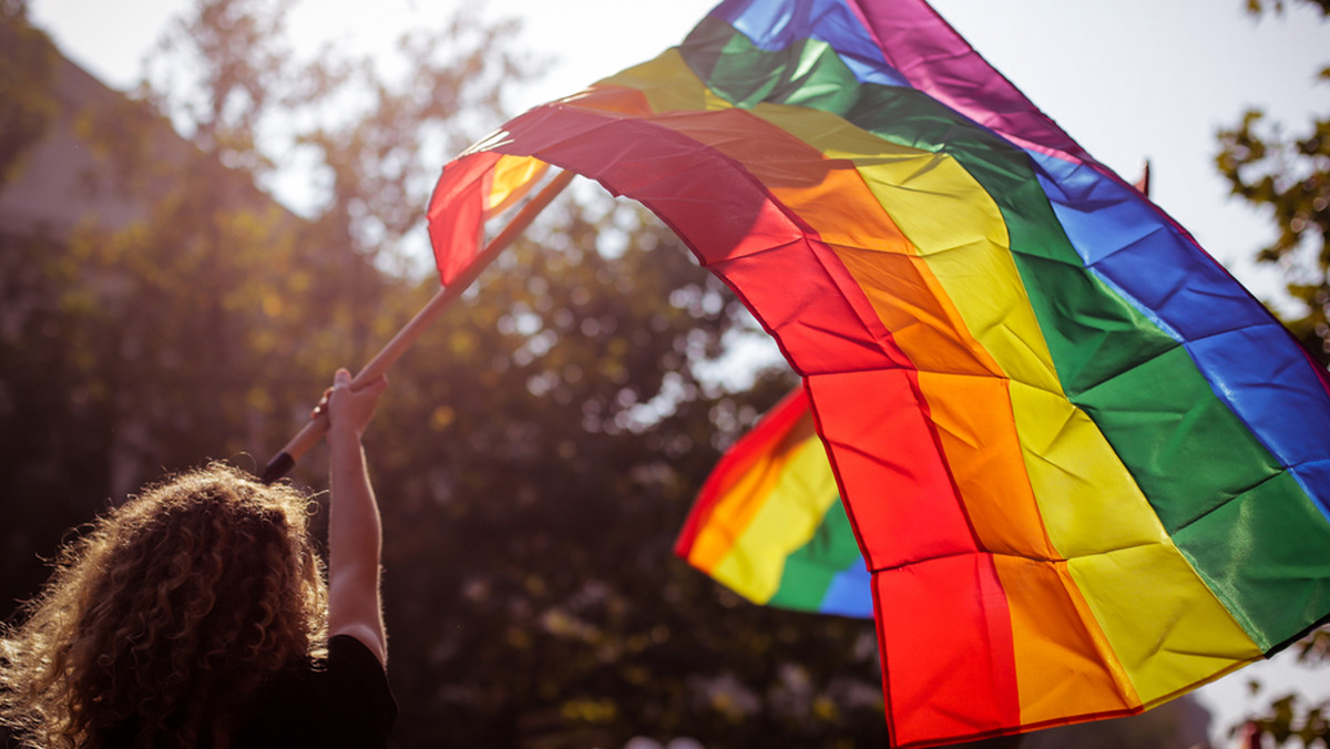 Hubert Sobecki dla Onetu: Miesiąc Dumy LGBT+ w Polsce AD 2021 [KOMENTARZ]