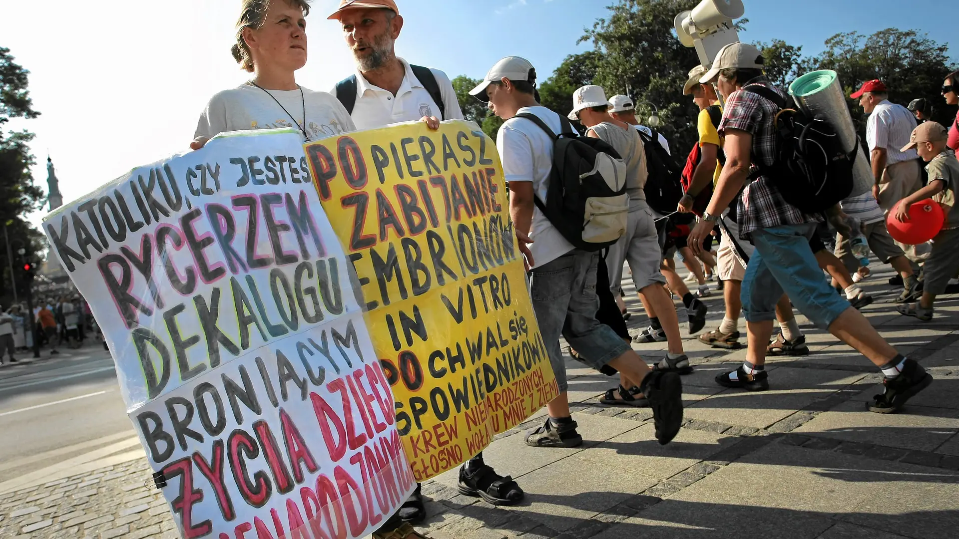 Czy PiS zmusi nas do rodzenia dzieci bez mózgu?