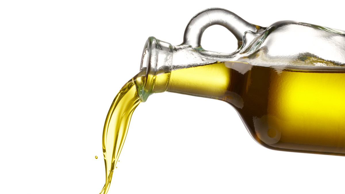 Portugalski sanepid (ASAE) przejął w tym roku już 33,4 tys. litrów oliwy z oliwek. Zarekwirowany towar był w większości przypadków wprowadzany na rynek w sposób nielegalny lub został zafałszowany przez producenta.