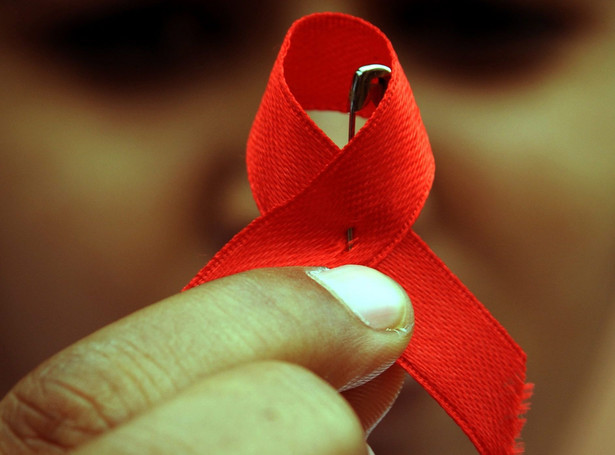 Tysiące Polaków mają HIV i o tym nie wiedzą