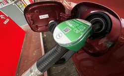 Wakacyjne ożywienie na stacjach paliw. Ten miesiąc może przynieść oczekiwane wzrosty