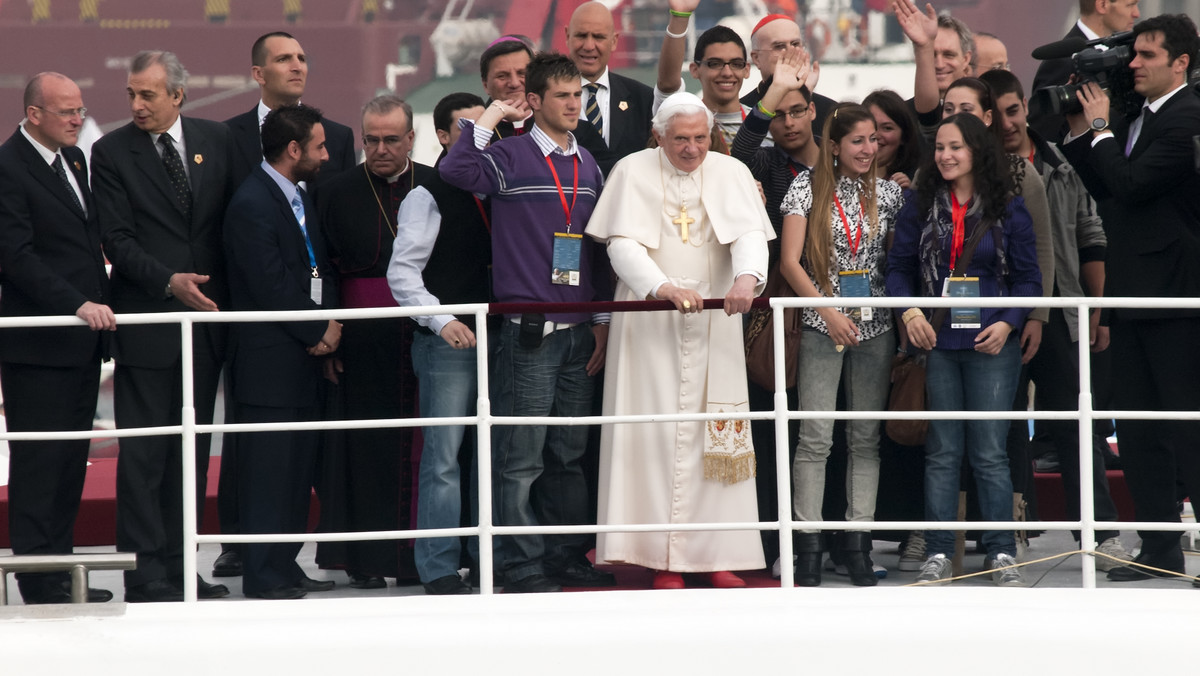 Emerytowany papież 16 kwietnia kończy 91 lat. Benedykt XVI, podobnie jak w ubiegłym roku, urodziny spędzi w towarzystwie starszego brata w rezydencji w Ogrodach Watykańskich.