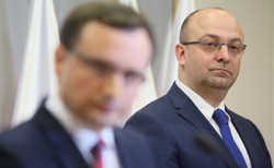 Nie pani Emilia, ale całe komando hejtu. Afera Piebiaka może skutkować brudną wojną wewnątrz PiS