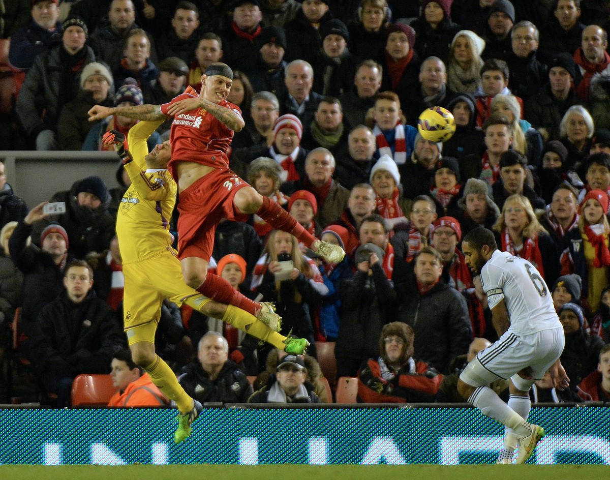 Liga angielska: "Babol" Fabiańskiego. Liverpool - Swansea 4:1. WIDEO
