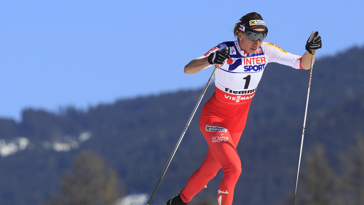 Justyna Kowalczyk w środę w Drammen cieszyła się z wywalczenia czwartej w karierze Kryształowej Kuli dla najlepszej biegaczki narciarskiej w sezonie Pucharu Świata. Polka zdecydowanie pokonała pozostałe rywalki, udowadniając, że jest narciarką wybitną, legendą swojej dyscypliny. Nie inaczej piszą na jej temat w czwartek dziennikarze w polskich mediach.