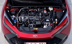 Nowa Toyota hitem: Ma silnik 2.0 i spala 3,2 l na 100 km. Cena?