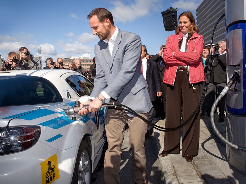 Mazda RX-8 Hydrogen RE rozpoczęła jazdy w Norwegii