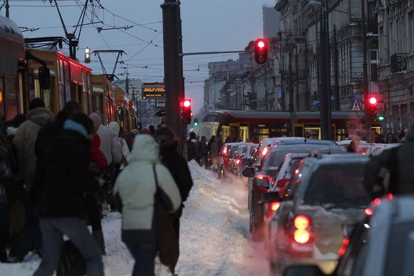 Zima znowu daje w kość. Wiele domów bez prądu