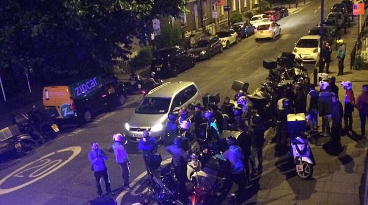 A rendőrök egész éjjel
helyszíneltek, egy elkövetőt már sikerült
is elfogniuk /Fotó: Twitter
