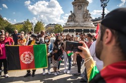 Talibowie strzelali w powietrze, aby rozpędzić protest w Kabulu