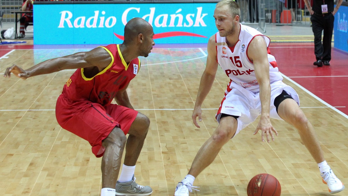 Koszykarska reprezentacja Polski jest już po dwóch treningach w Fribourgu, gdzie zmierzy się ze Szwajcarią w ramach eliminacji do EuroBasketu 2013. Biało-czerwoni chcą się zrehabilitować się za porażkę w pierwszym meczu eliminacji z Belgią (57:64).