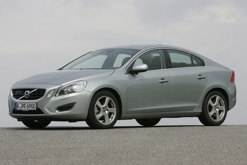 Volvo S60 II lata produkcji 2010-18, cena od 32 000 zł