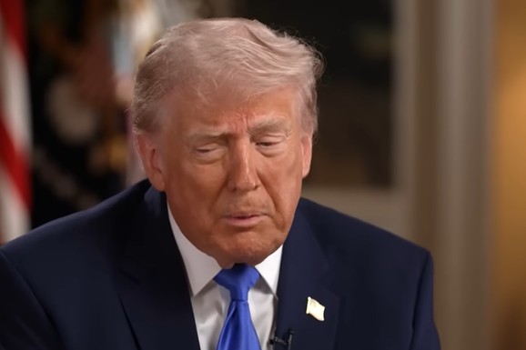 (VIDEO) "Bolesna osoba je napisala gluposti - JA NISAM PEDOFIL I SILOVATELJ!" Tramp pobesneo tokom intervjua posle pucnjave na njegovoj večeri