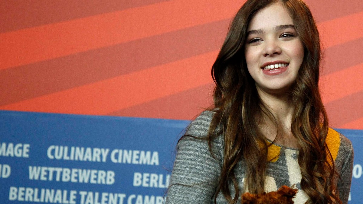 Brawurowa rola w "Prawdziwym męstwie" braci Coen przyniosła jej nominację do Oscara. Hailee Steinfeld opowiada o przygotowaniach do gali, znajomości z Justinem Bieberem i o tym, jak czuła się, rzucając wyzwiskami w Jeffa Bridgesa.