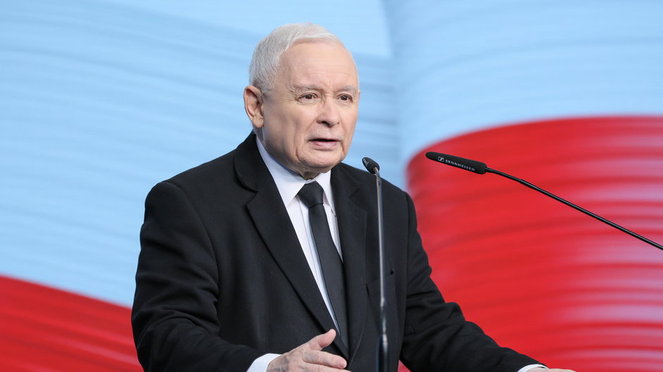Prezes PiS Jarosław Kaczyński podczas konferencji prasowej w siedzibie partii w Warszawie