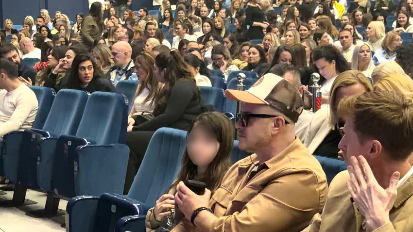 Sale Tropiko sa ćerkom