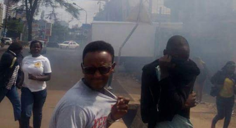 Chaos in Kangemi as youth storm census enumerators training session, police lob teargas