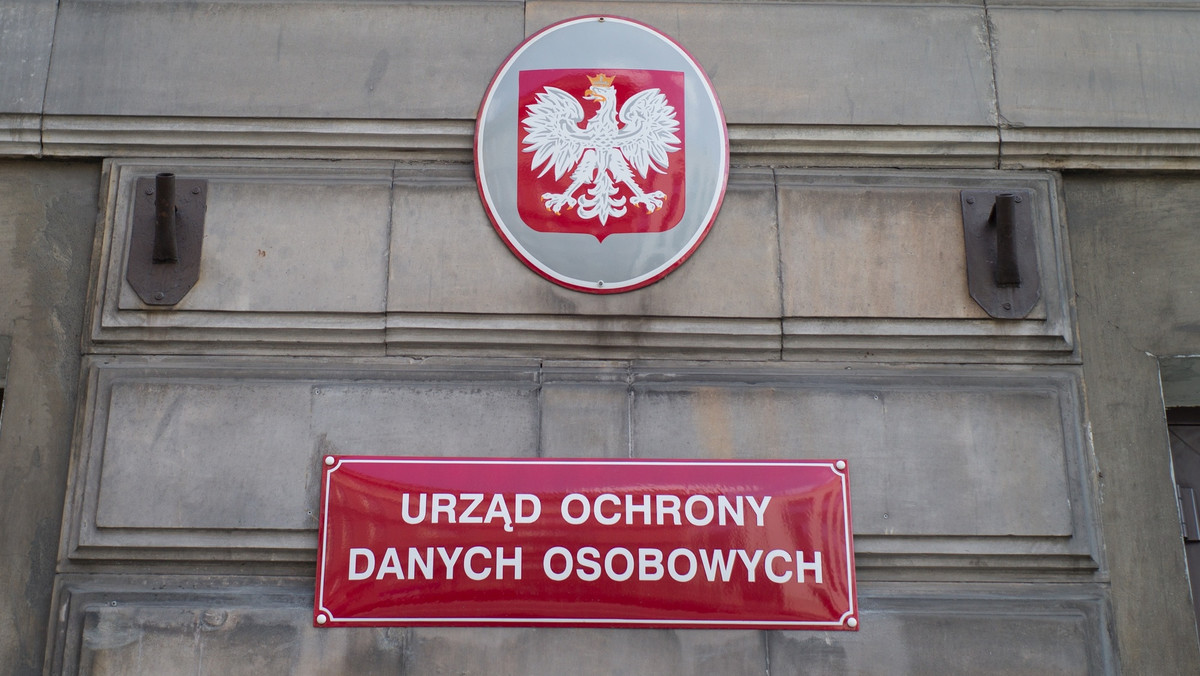 Jan Nowak może zostać wybrany na nowego szefa Urzędu Ochrony Danych Osobowych. Jednak jego kandydatura budzi kontrowersje, bo jest on aktywnym członkiem PiS. Tymczasem ustawa wymaga, aby szef UODO był niezależny - informuje "Gazeta Wyborcza". 