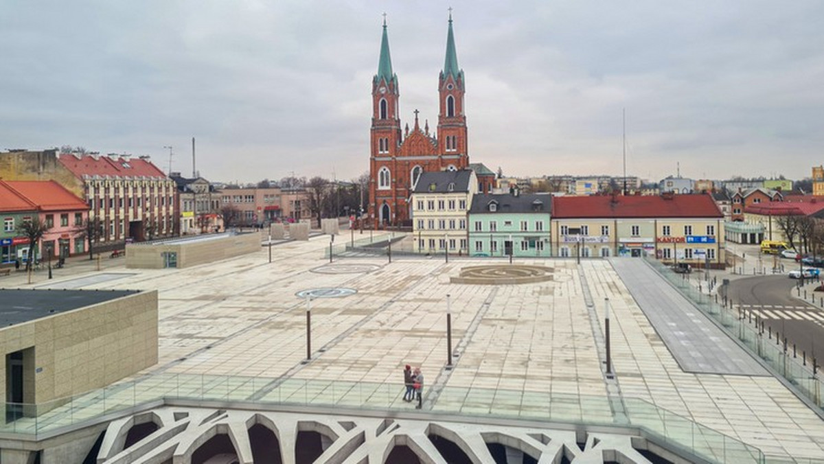 Kutno - rynek z podziemnym parkingiem 