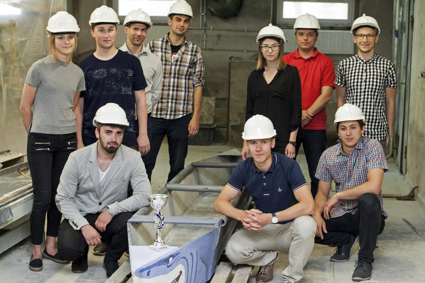 Studenci z Politechniki Śląskiej zbudowali kajak z betonu
